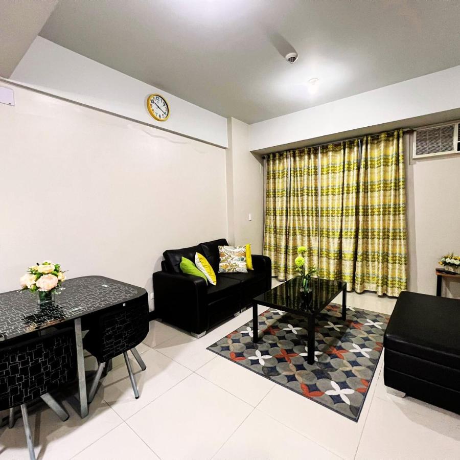 マニラ市 Manhattan Heights Towerb In Araneta Cubao 5Mins Walk To Smart Aranetaアパートホテル エクステリア 写真