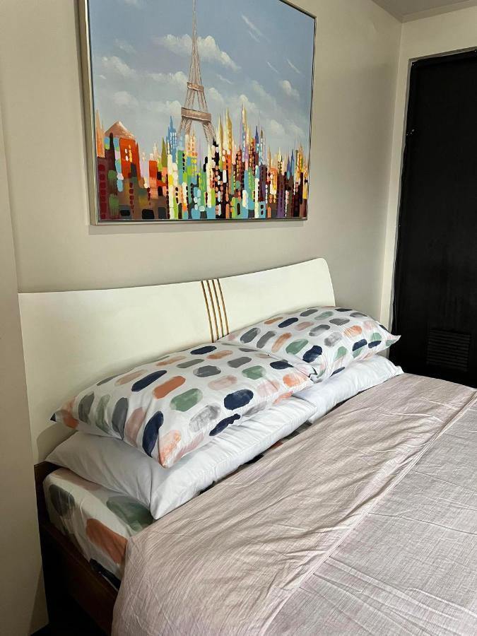 マニラ市 Manhattan Heights Towerb In Araneta Cubao 5Mins Walk To Smart Aranetaアパートホテル エクステリア 写真